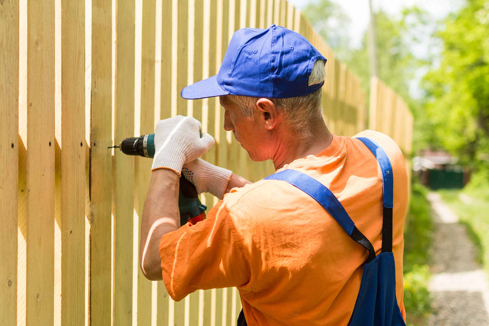 Efficient and precise fencing installation by Lakeland Fencing Pro, showcasing quality craftsmanship and service.